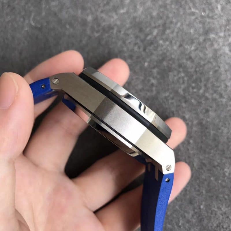 JF厂爱彼皇家橡树离岸型26470蓝盘AP复刻表侧面图