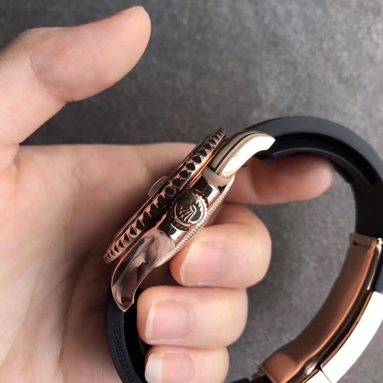 劳力士金游艇Rolex m116655-0005满天星侧面图