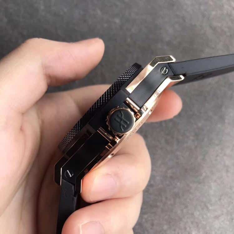 宇舶大爆炸BigBang陀飞轮玫瑰金黑盘侧面图