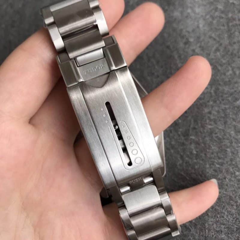 XF厂帝舵领潜型钛钢黑盘M25600TN-0001表扣图