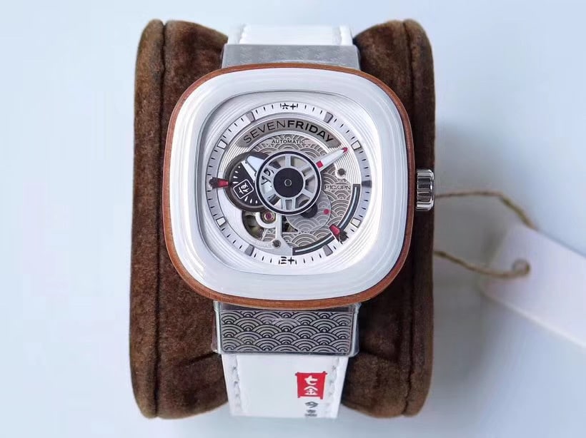 Sevenfriday- P系列 P1B/03 自动机械女表全球限量款实物拍摄正面图