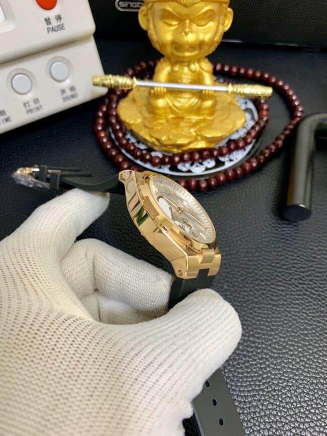 真金复刻江诗丹顿金表纵横四海系列47450/B01J-9228腕表侧面图