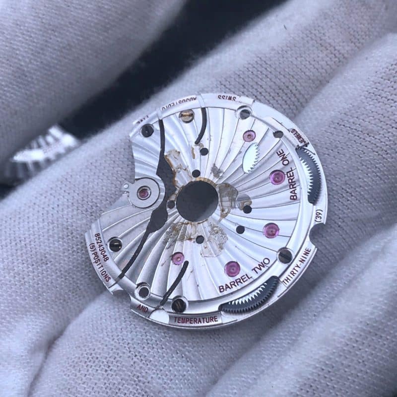 欧米伽碟飞复刻表对比 小厂大厂原装对比机芯图