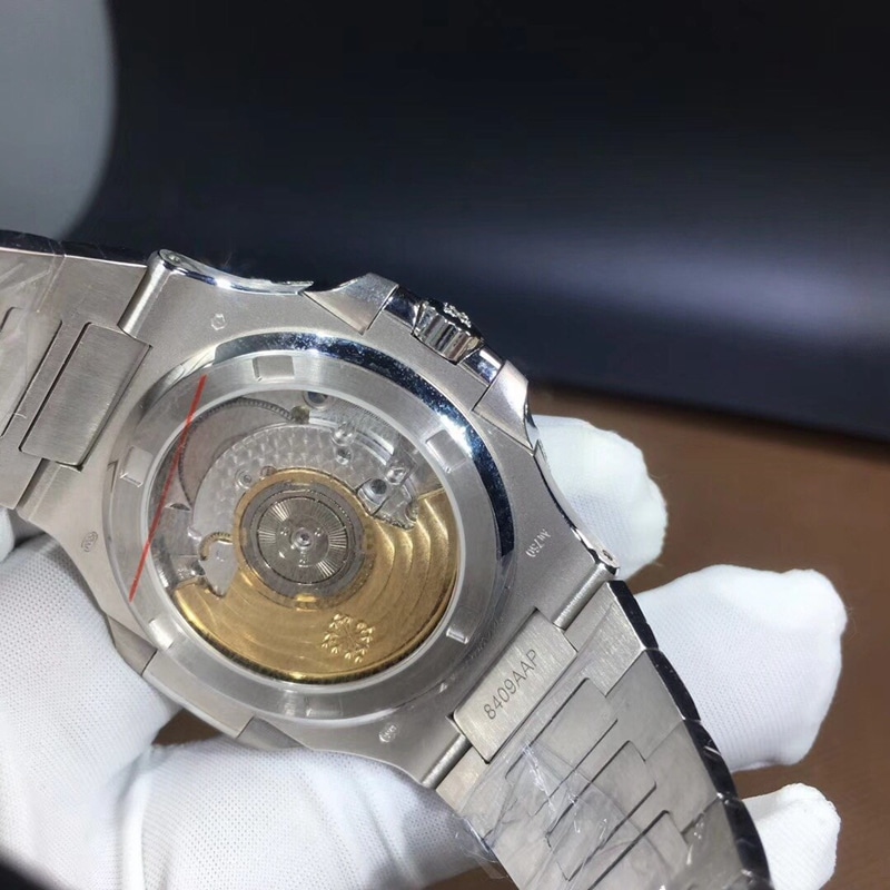 真钻复刻百达翡丽鹦鹉螺40mm满钻机芯图