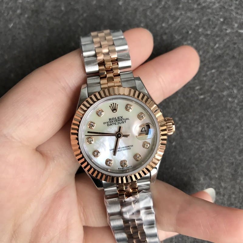 高仿劳力士手表日志女表28毫米机械虎牙圈玫瑰金贝母表盘钻刻度正面图