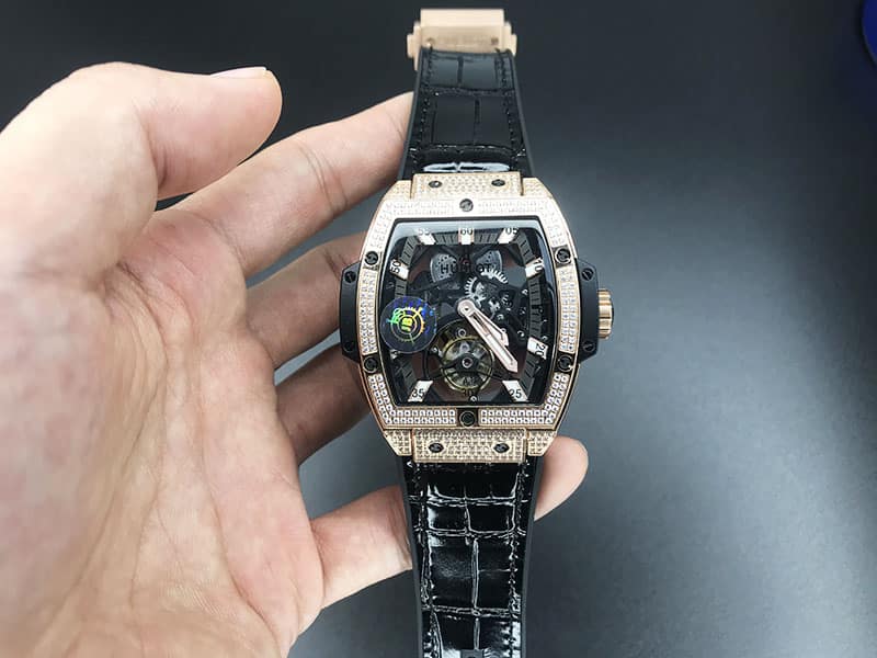 复刻手表JB宇舶MASTERPIECE系列906款真陀飞轮酒桶型男士机械表正面图