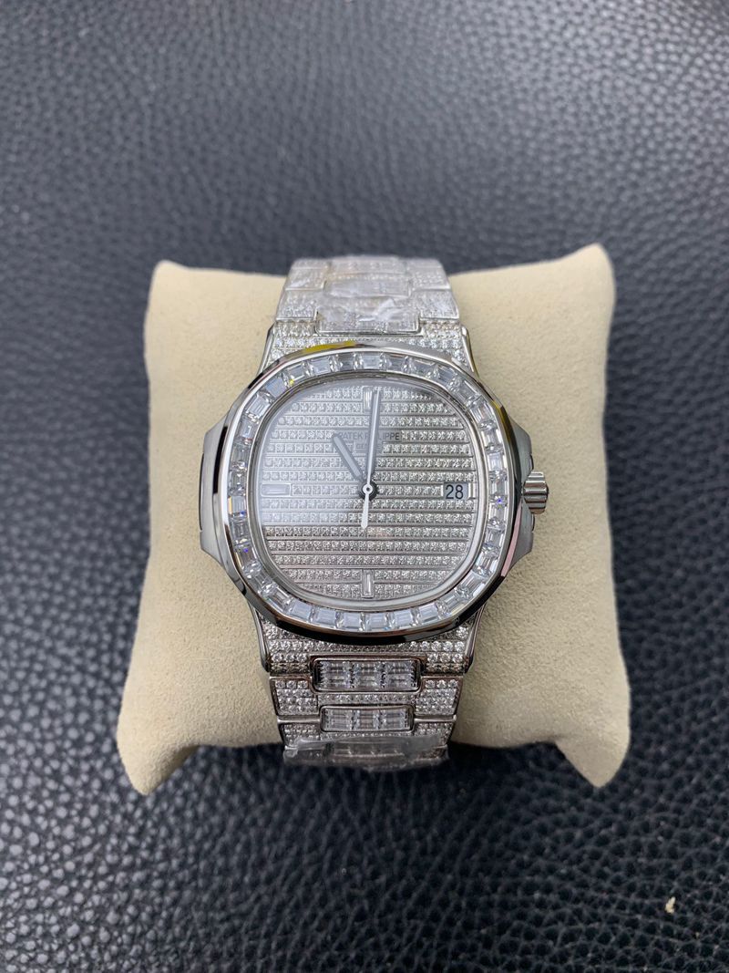 百达翡丽复刻手表满天星方钻鹦鹉螺5719/1G-001正面图