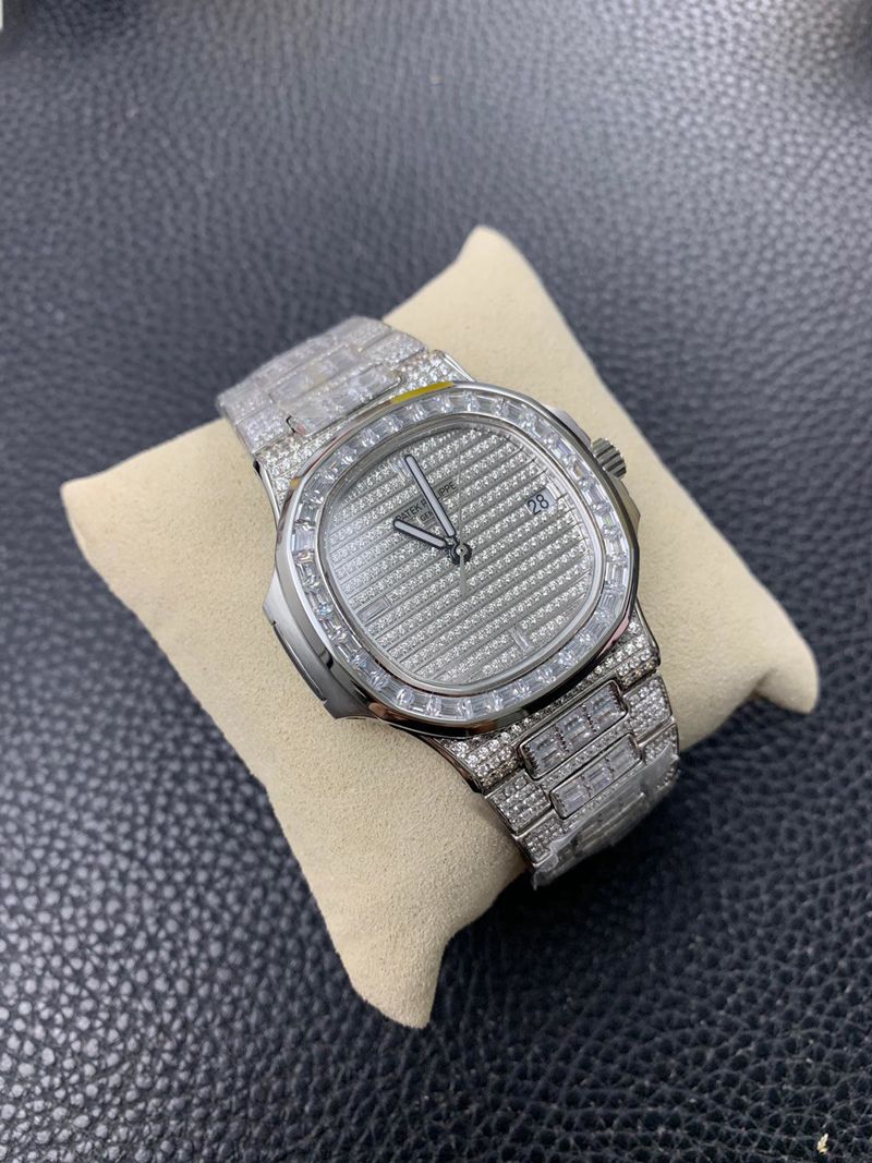 百达翡丽复刻手表满天星方钻鹦鹉螺5719/1G-001正面图