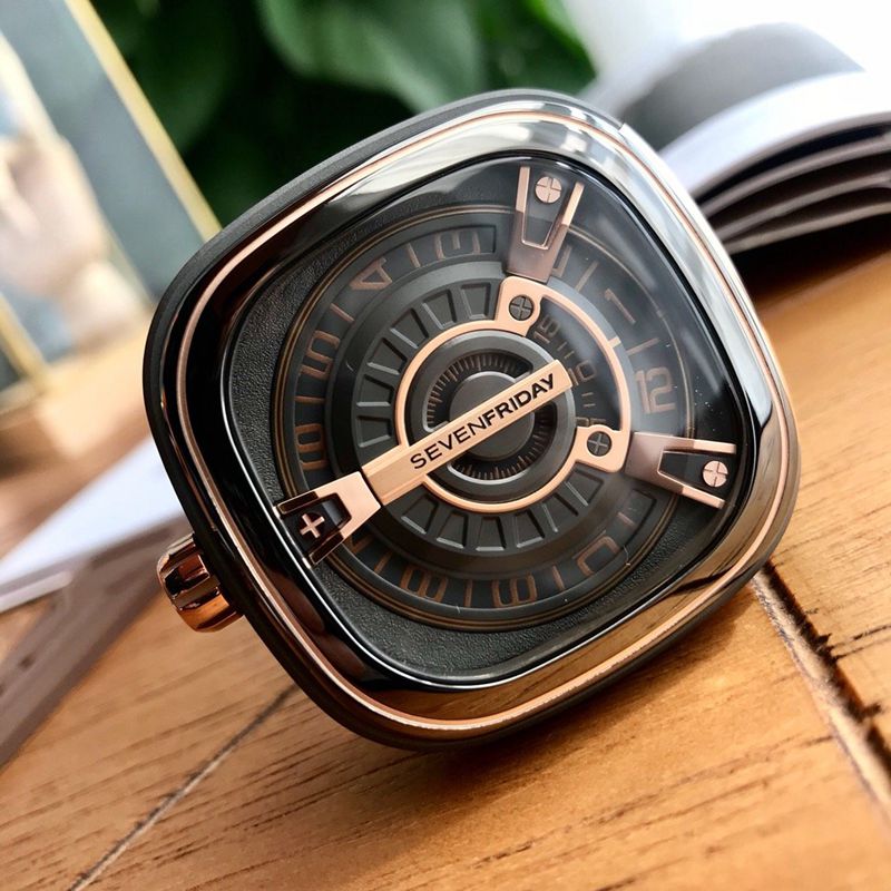 七个星期五复刻手表Sevenfriday自动机械男表正面图
