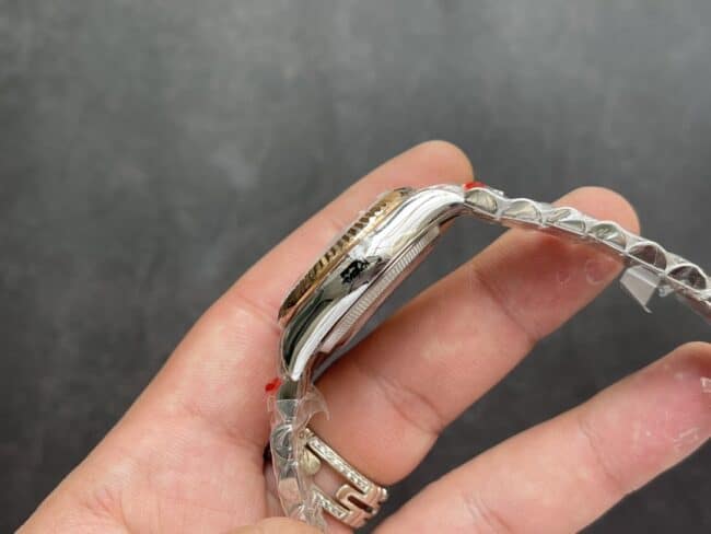 劳力士复刻手表日志型 31mm 间金女装腕表侧面图