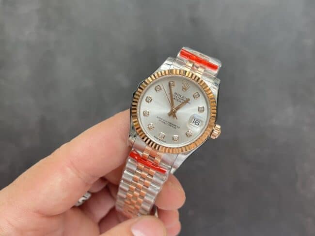 劳力士复刻手表日志型 31mm 间金女装腕表正面图