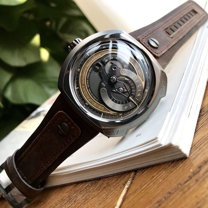 七个星期五复刻手表Sevenfriday自动机械男表正面图