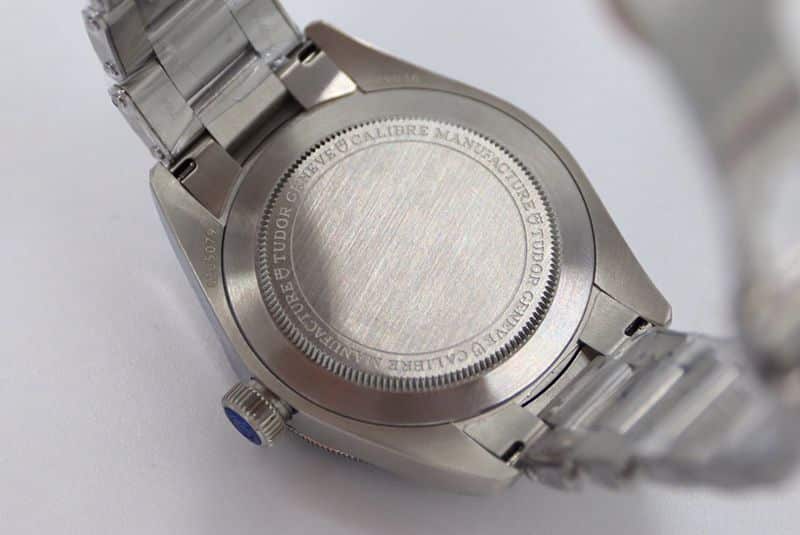帝舵陀碧湾系列M79030N-0001腕表复刻手表后盖图