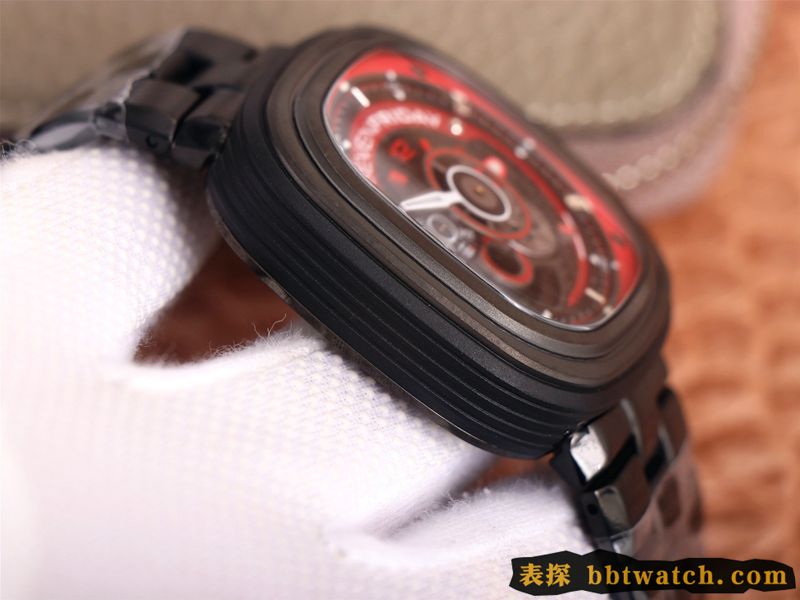 复刻手表七个星期五红黑配色引领潮流SEVENFRIDAY/自动机械男表瑞士钢带大表盘全黑色侧面图