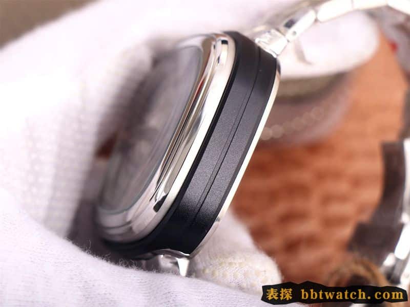 SEVENFRIDAY复刻/七个星期五手表自动机械男表瑞士钢带大表盘M系列侧面图
