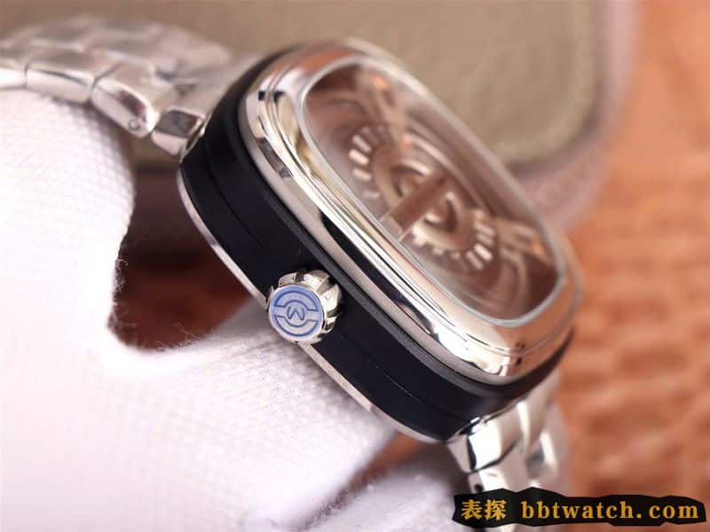 SEVENFRIDAY复刻/七个星期五手表自动机械男表瑞士钢带大表盘M系列侧面图