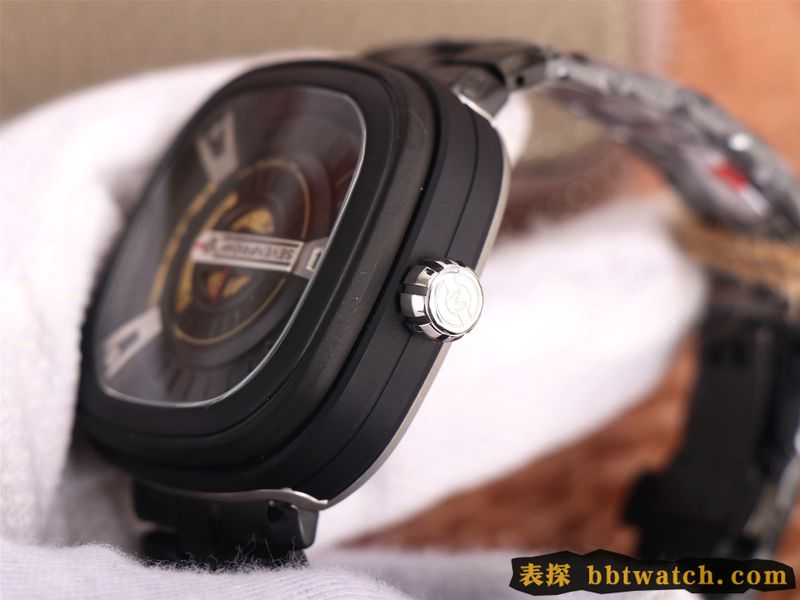 复刻手表七个星期五SEVENFRIDAY/自动机械男表瑞士钢带大表盘全黑色侧面图