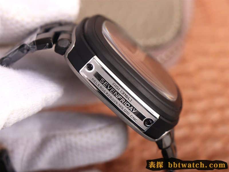 复刻手表七个星期五SEVENFRIDAY/自动机械男表瑞士钢带大表盘全黑色侧面图