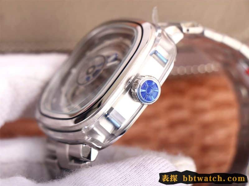 SEVENFRIDAY七个星期五复刻手表自动机械男表瑞士钢带大表盘S1/01M侧面图