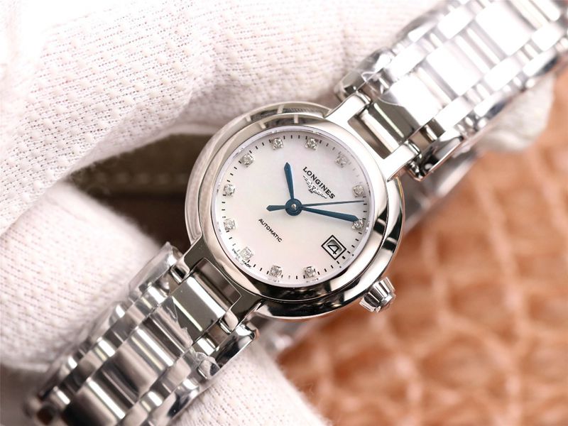 浪琴复刻手表Longines表心月系列腕表正面图