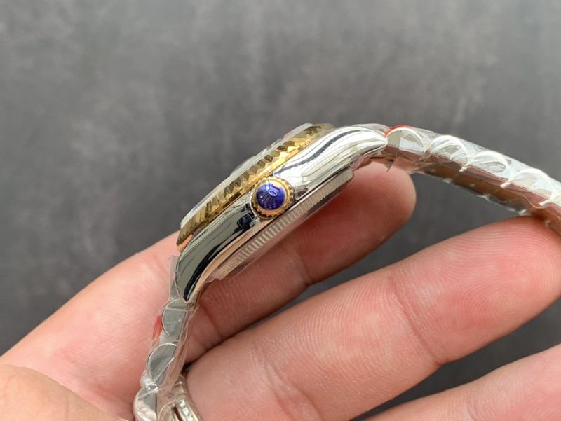 劳力士精仿手表日志型 31mm 全自动机械间金女装侧面图
