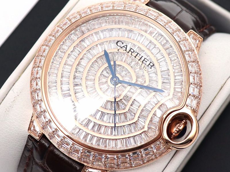 卡地亚复刻手表Cartier蓝气球方钻满天星手表正面图