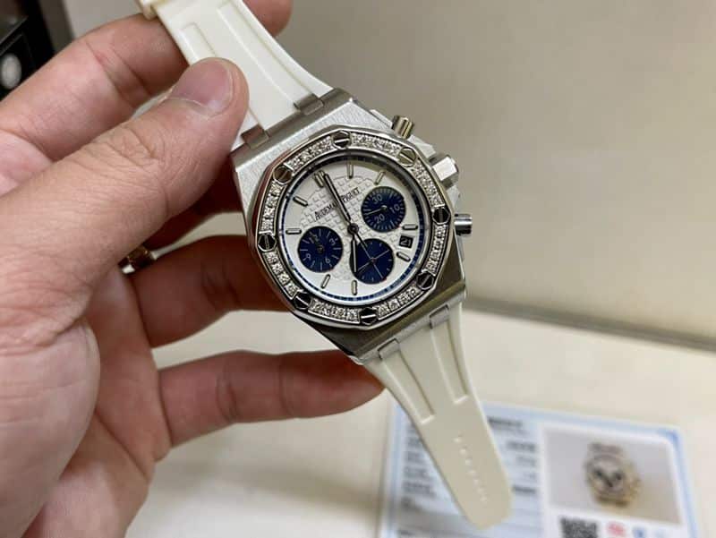 真金真钻爱彼顶级高仿手表多功能计时系列女表白盘橡胶带腕表正面图