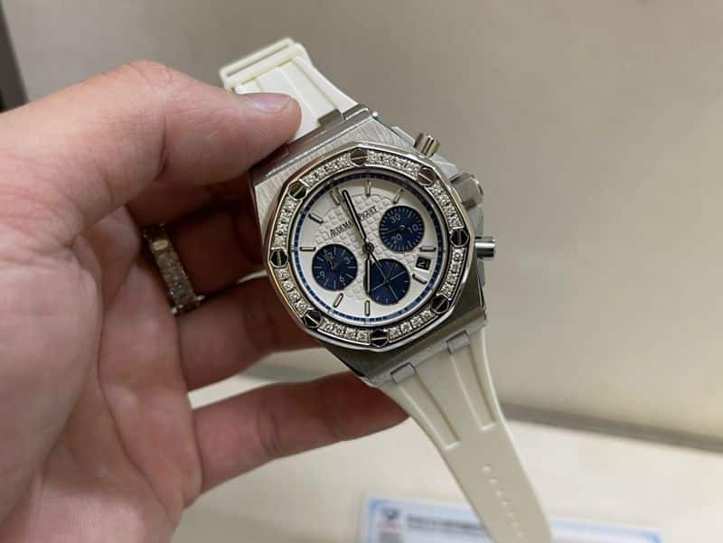 真金真钻爱彼顶级高仿手表多功能计时系列女表白盘橡胶带腕表正面图