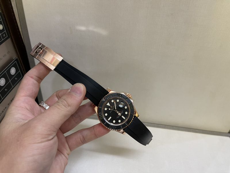 真金真钻劳力士顶级精仿手表游艇名仕系列玫瑰金男士运动腕表正面图