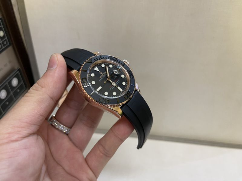 真金真钻劳力士顶级精仿手表游艇名仕系列玫瑰金男士运动腕表正面图