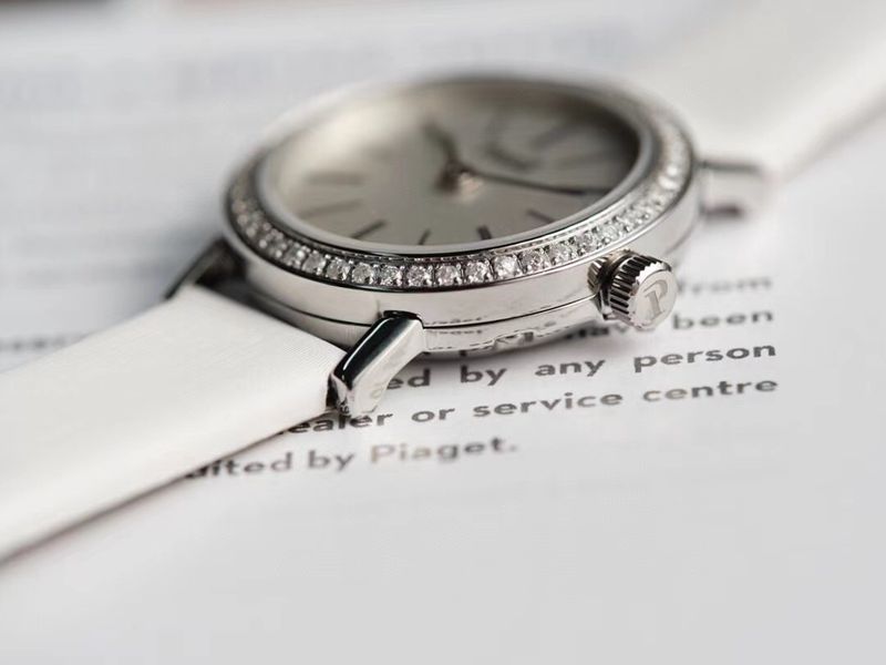 伯爵顶级精仿手表ALTIPLANO系列女士石英钻石腕表侧面图