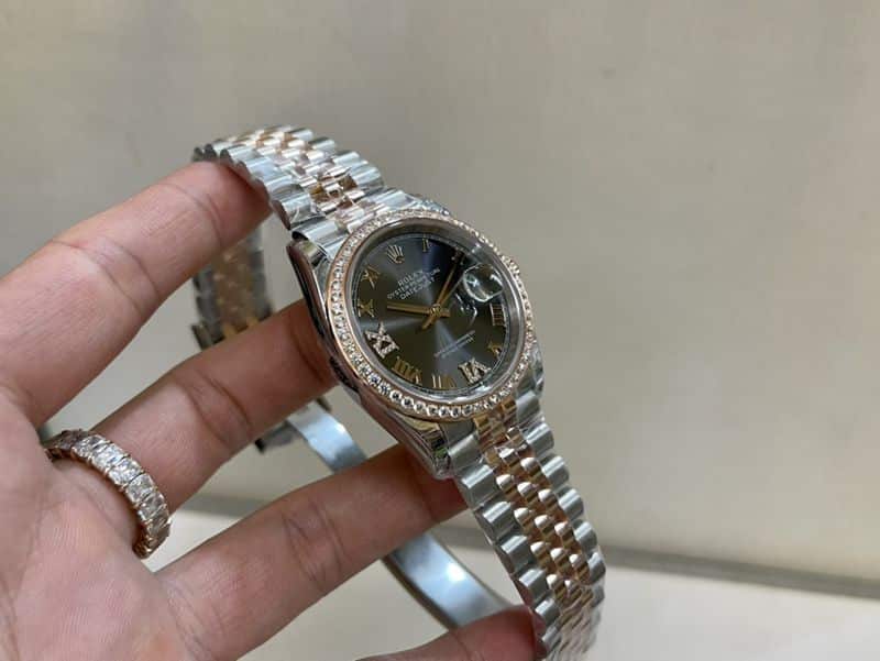 真金真钻劳力士顶级高仿手表日志款间金玫瑰金女士黑盘机械钻石腕表正面图