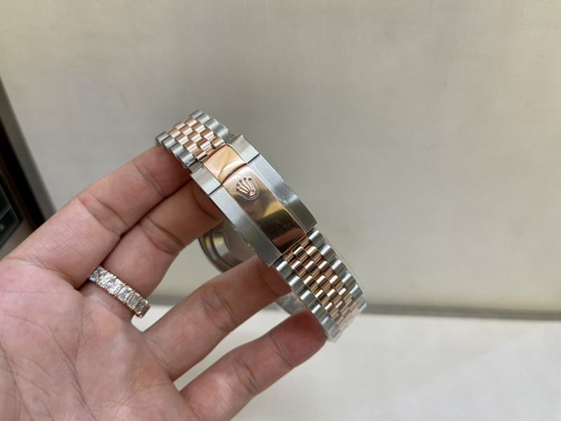 真金真钻劳力士顶级高仿手表日志款间金玫瑰金女士黑盘机械钻石腕表表扣图