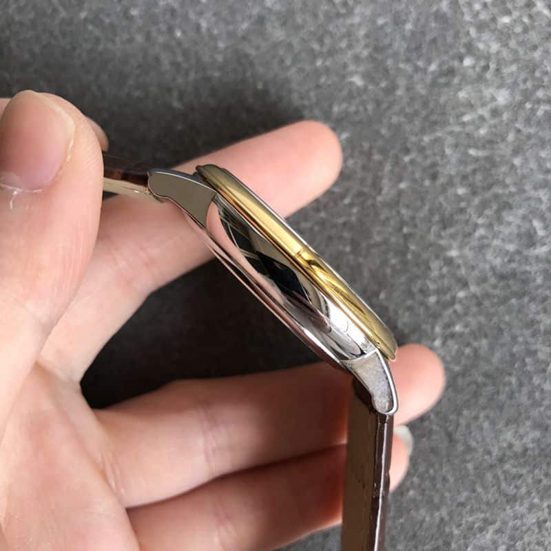 欧米茄顶级复刻手表蝶飞系列男士金盘皮带机械腕表侧面图