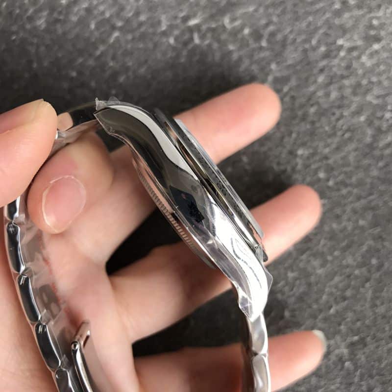 劳力士顶级精仿手表白金迪通拿系列陨石面男士机械钢带腕表侧面图