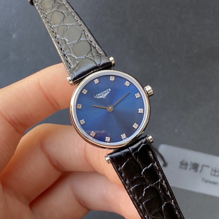 顶级复刻手表浪琴情侣表蓝盘黑带嘉岚系列皮带石英腕表正面图