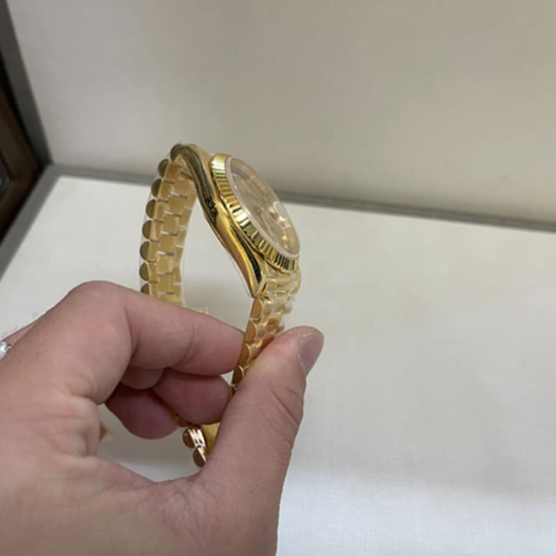 劳力士日志型男款真金真钻腕表细节图