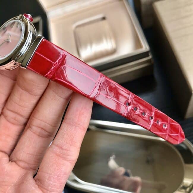 顶级复刻手表宝格丽女款粉盘红带LVCEA系列皮带腕表皮带图