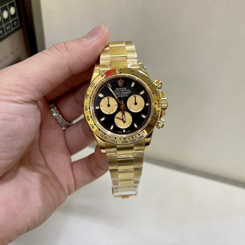 劳力士 迪通拿男款真金真钻腕表正面图