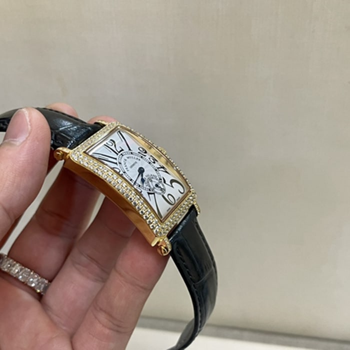 顶级复刻手表法穆兰穆勒真金真钻皮带手表侧面图