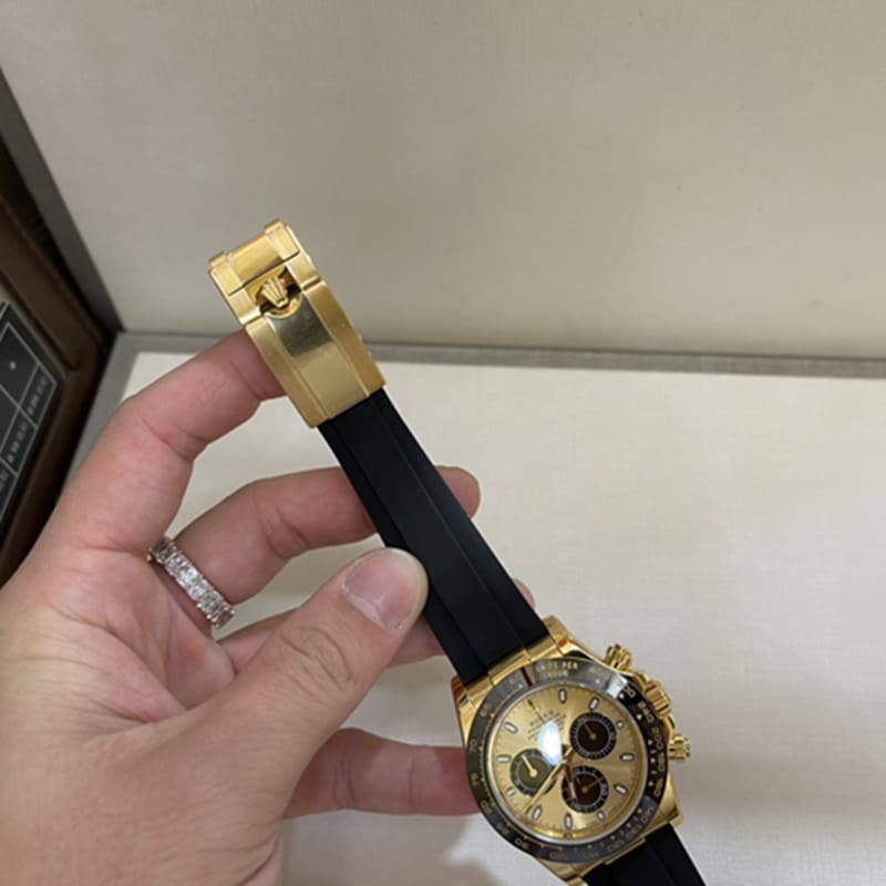 劳力士男款真金真钻腕表正面图