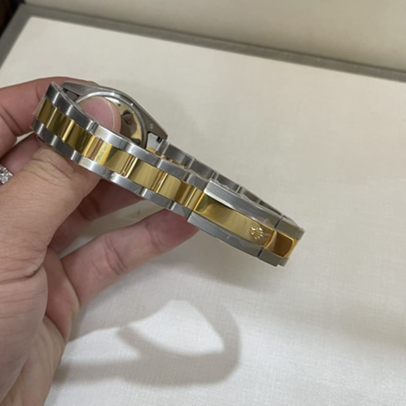 劳力士女款真金真钻腕表表扣图