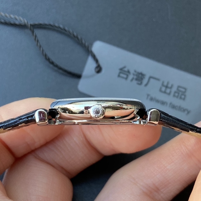 顶级复刻手表浪琴情侣表蓝盘黑带嘉岚系列皮带石英腕表侧面图
