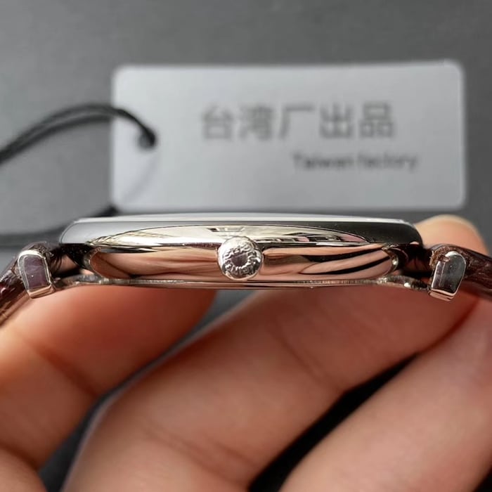 顶级复刻手表浪琴情侣表白盘棕带嘉岚系列皮带腕表侧面图