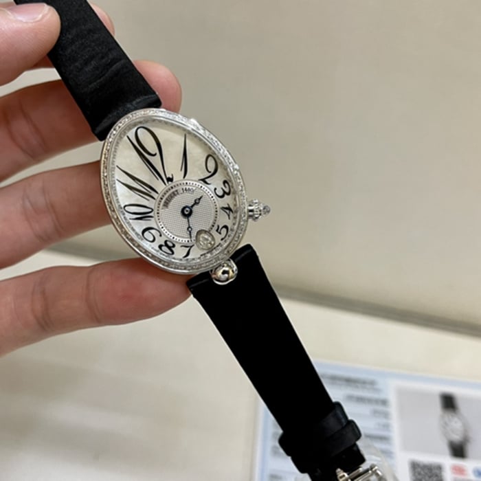 真金真钻顶级复刻手表宝玑女款白盘那不勒斯王后系列皮带腕表正面图