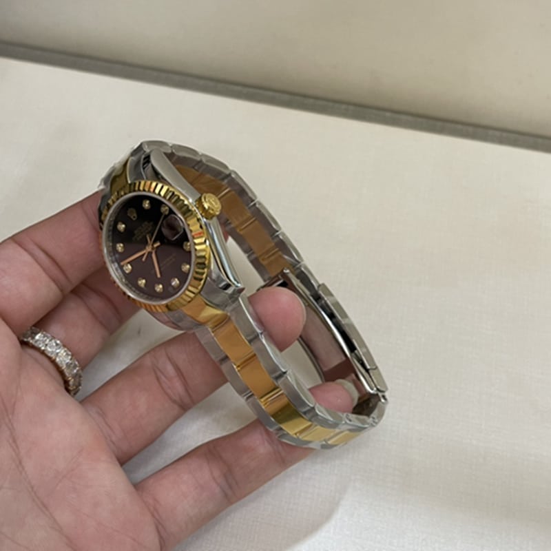 劳力士女款真金真钻腕表侧面图