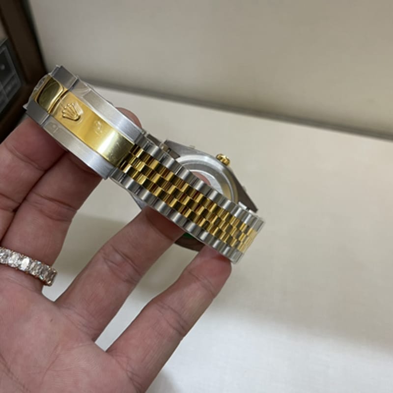 劳力士日志型男款真金真钻腕表表扣图