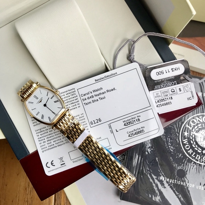 原单顶级复刻手表浪琴女款白盘金带嘉岚系列超薄款石英腕表正面图