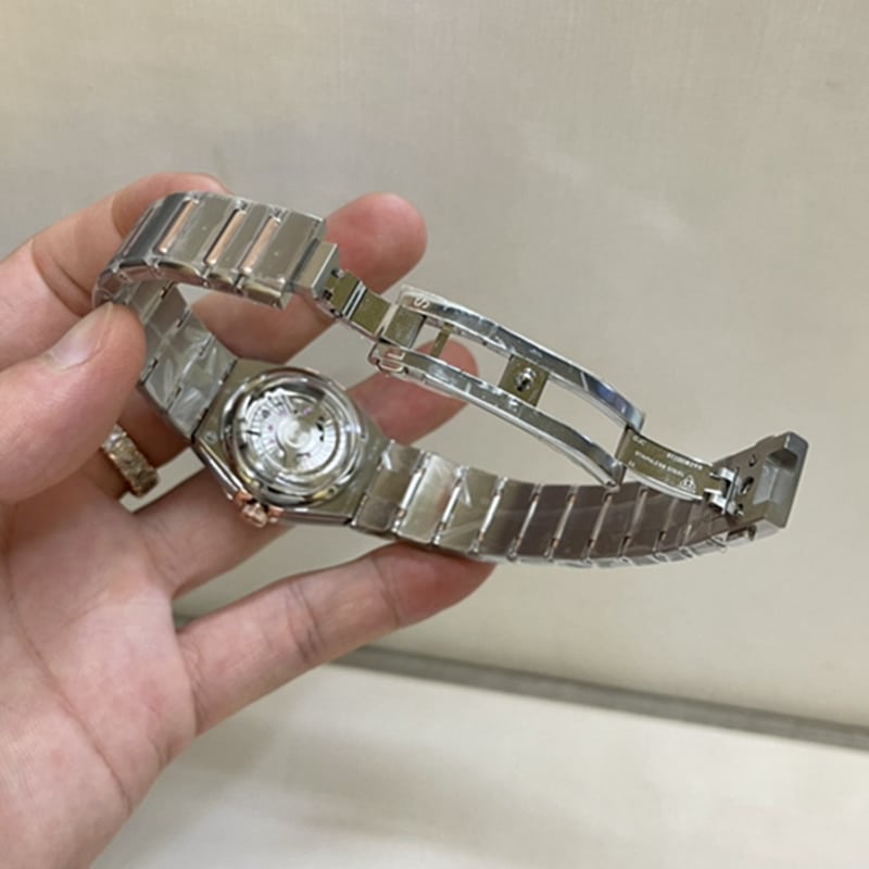 欧米茄星座真金真钻女款腕表表扣图