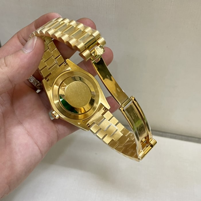 顶级复刻手表劳力士日志款男款真金真钻钢带腕表表扣图